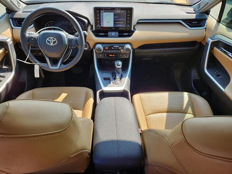 2019 TOYOTA RAV4 LIMITED 8