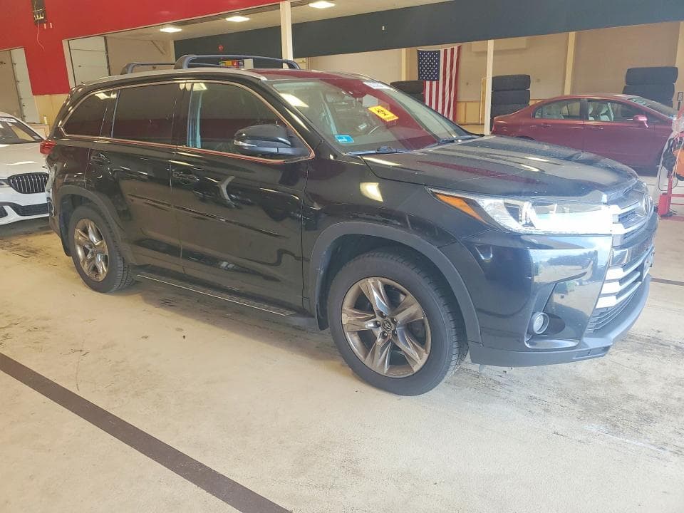 2017 TOYOTA HIGHLANDER LIMITED PLATINUM 4