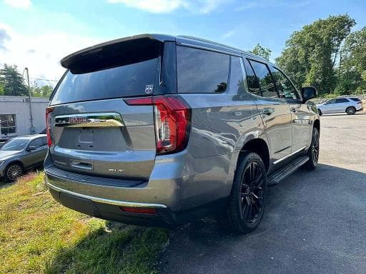 2022 GMC YUKON SLT 3