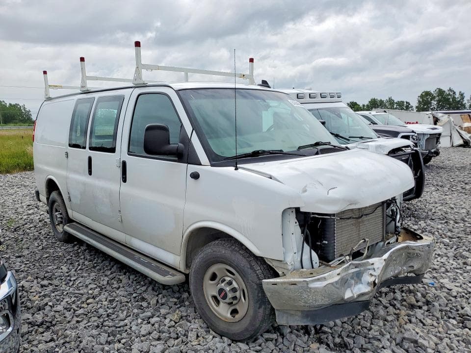2022 GMC SAVANA 4