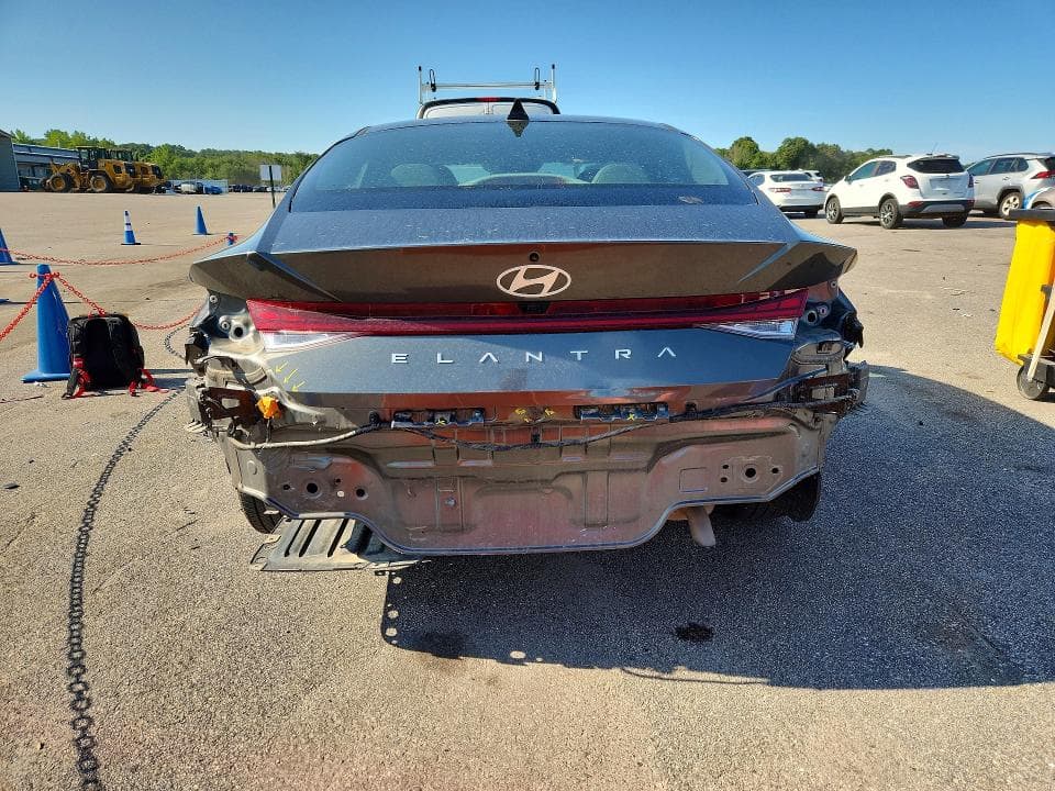 2025 HYUNDAI ELANTRA SEL 6