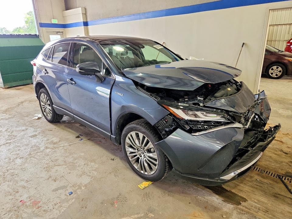 2021 TOYOTA VENZA LIMITED 4
