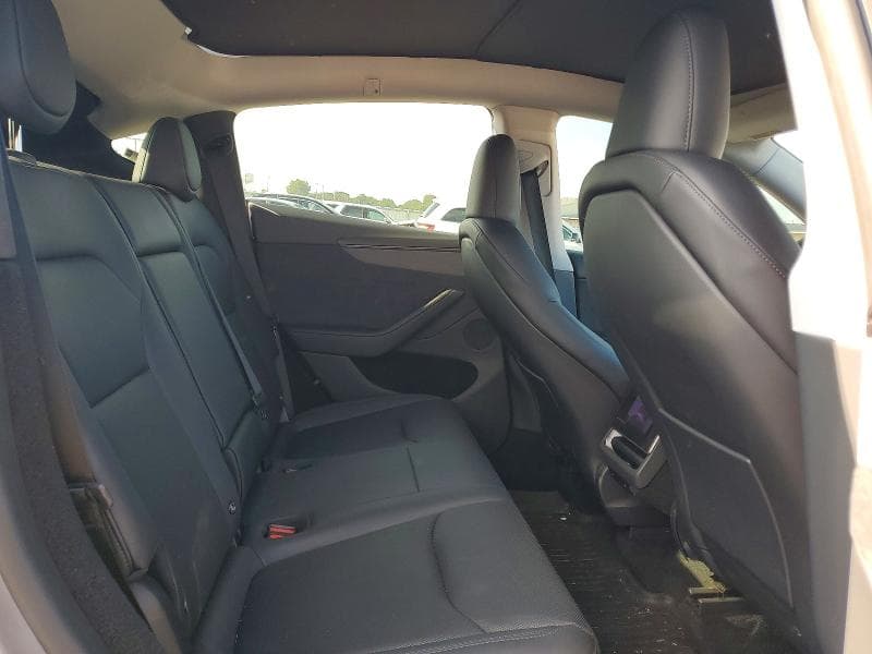2026 TESLA MODEL Y 11