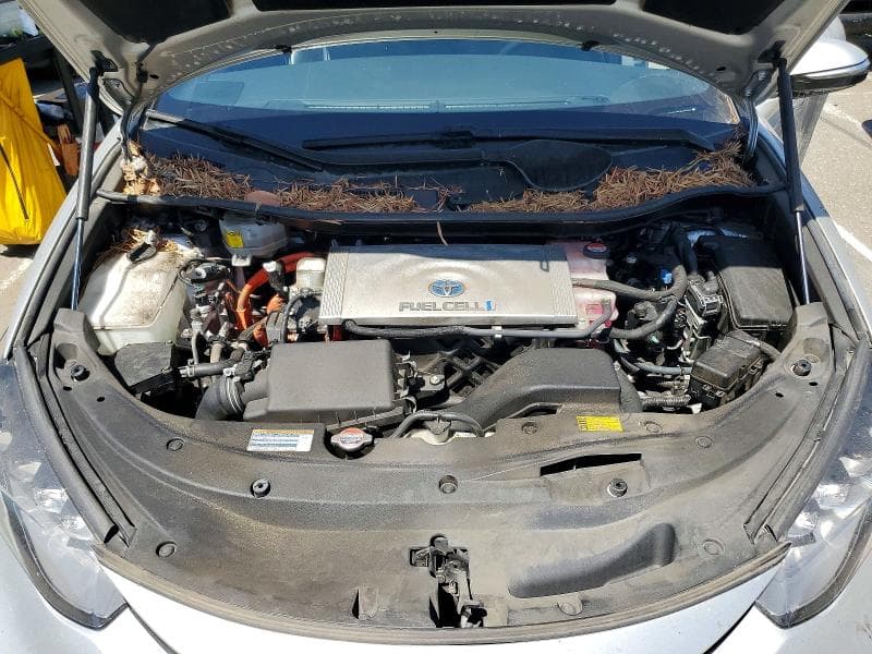 2017 TOYOTA MIRAI BASE 11