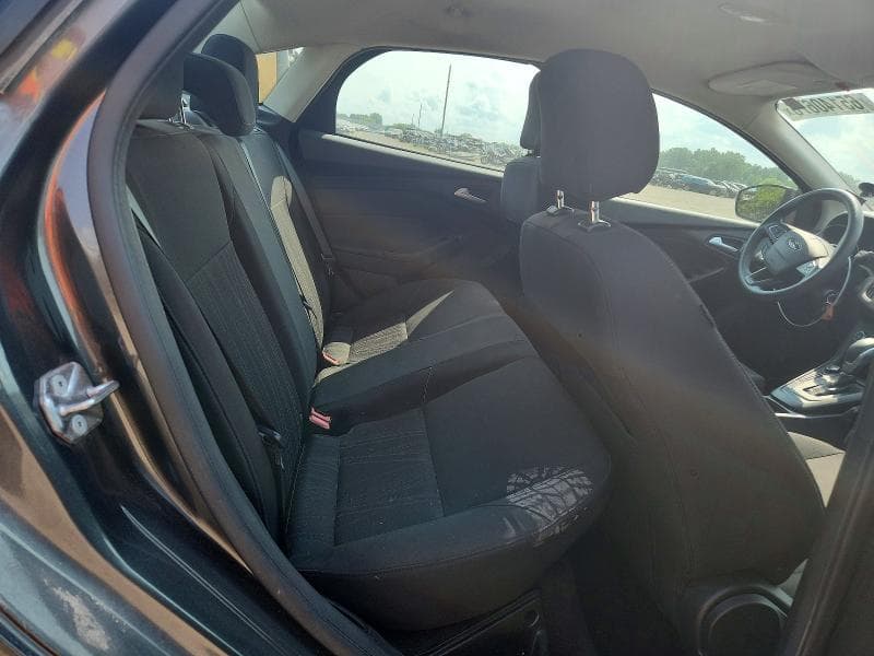 2017 FORD FOCUS SE 10