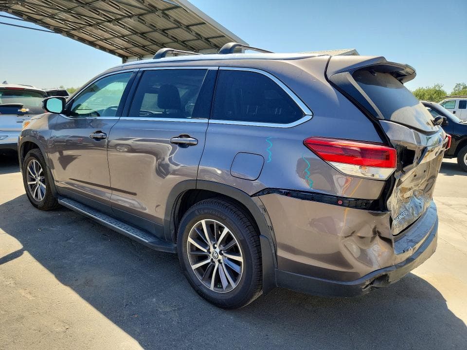 2019 TOYOTA HIGHLANDER XLE 2