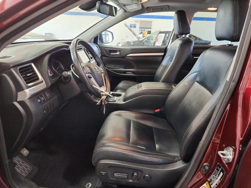 2017 TOYOTA HIGHLANDER XLE 7