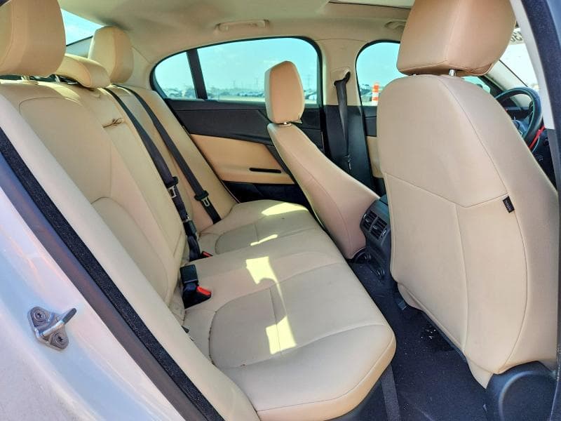 2017 JAGUAR XE PREMIUM 10