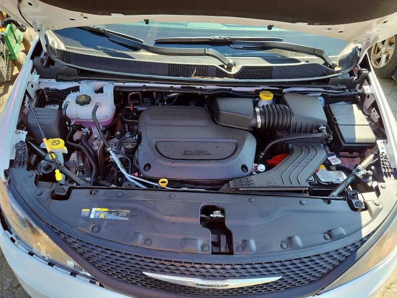 2026 CHRYSLER VOYAGER LX 11