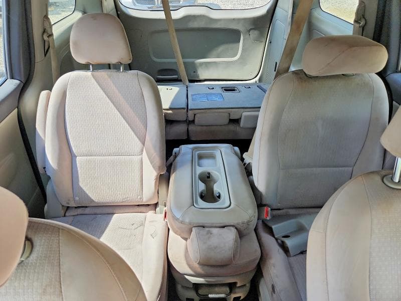 2018 KIA SEDONA LX 10
