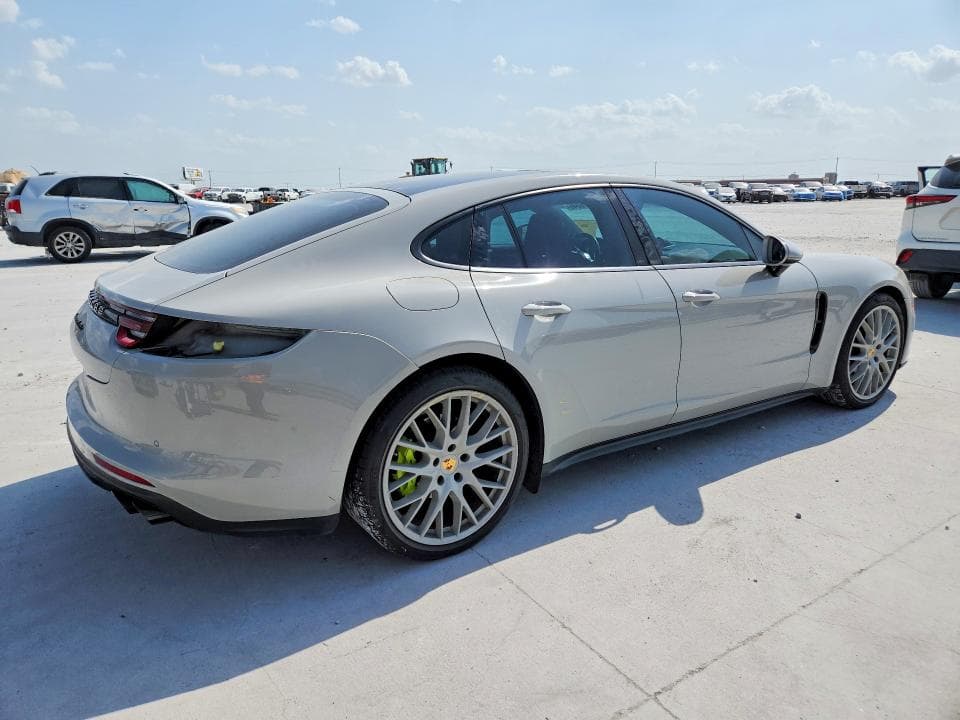 2018 PORSCHE PANAMERA 4 3