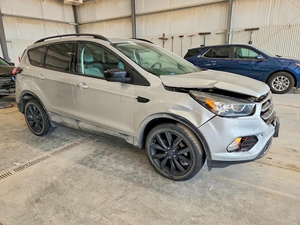 2019 FORD ESCAPE SE 4