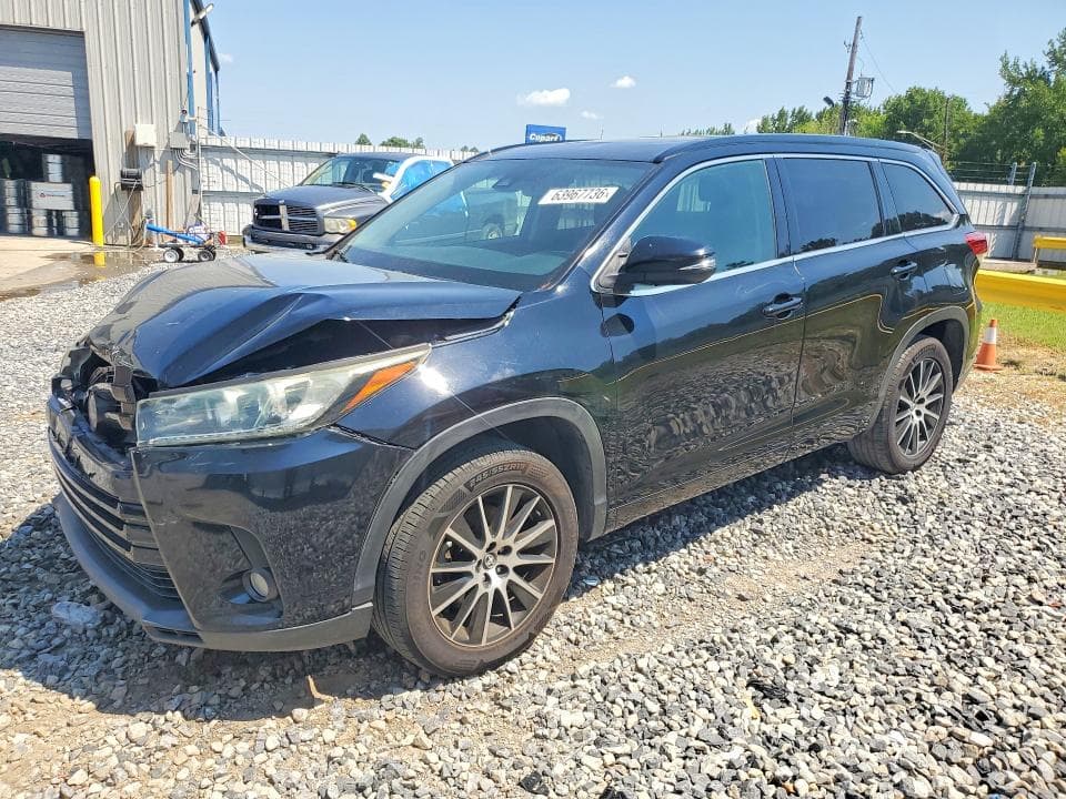 2018 TOYOTA HIGHLANDER SE - 1