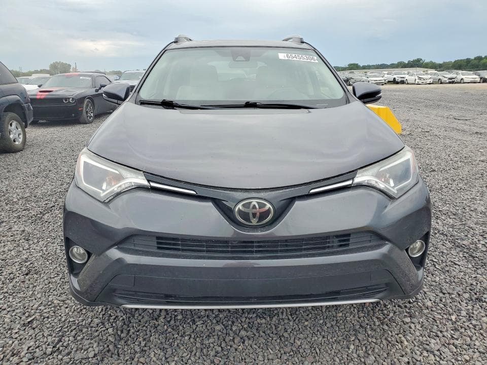 2017 TOYOTA RAV4 XLE 5