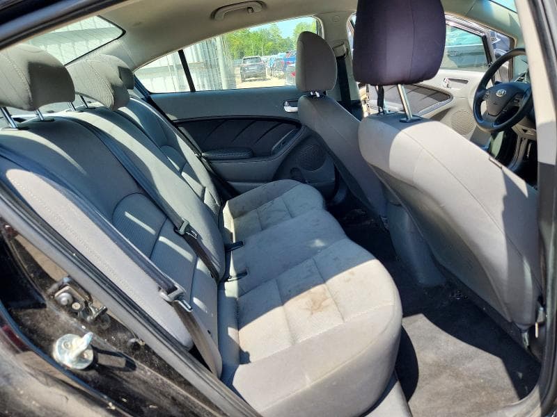 2017 KIA FORTE LX 10