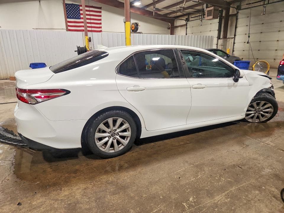 2019 TOYOTA CAMRY LE 3