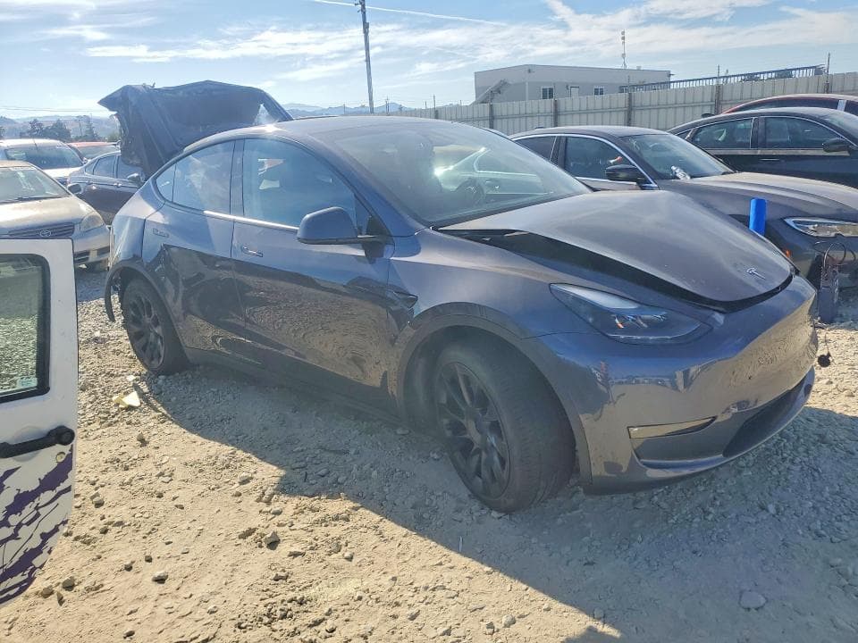 2023 TESLA MODEL Y 4