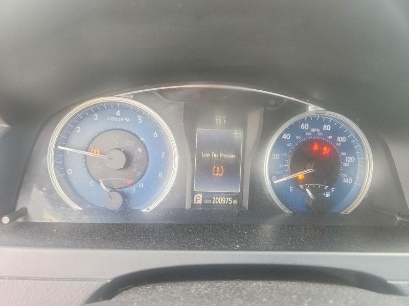2017 TOYOTA CAMRY LE 9