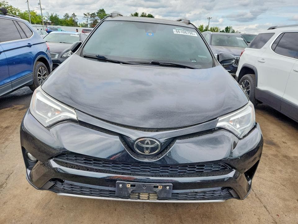 2018 TOYOTA RAV4 SE 5