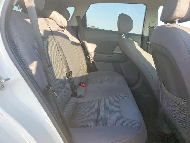 2017 KIA NIRO LX 11