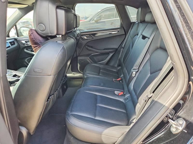 2018 PORSCHE MACAN 11