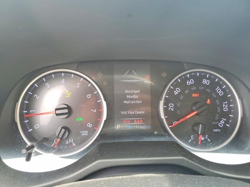 2019 TOYOTA RAV4 XLE 9