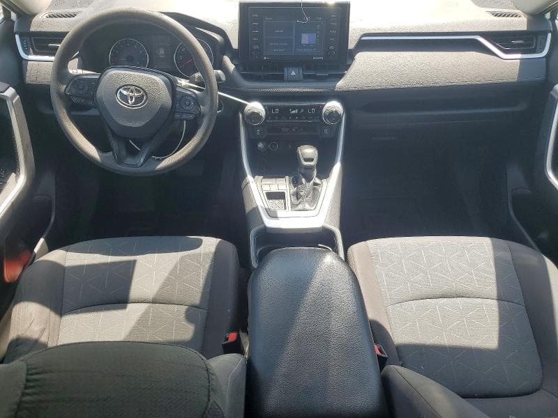 2020 TOYOTA RAV4 XLE 8