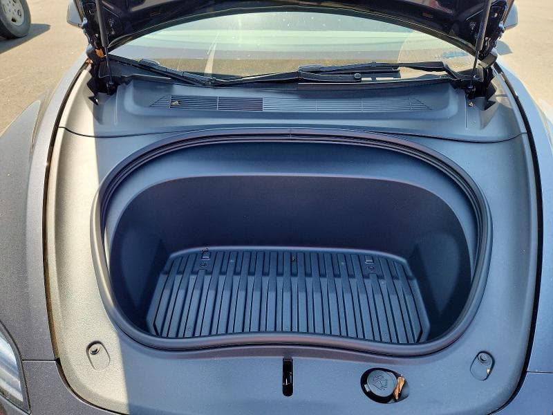 2026 TESLA MODEL 3 11