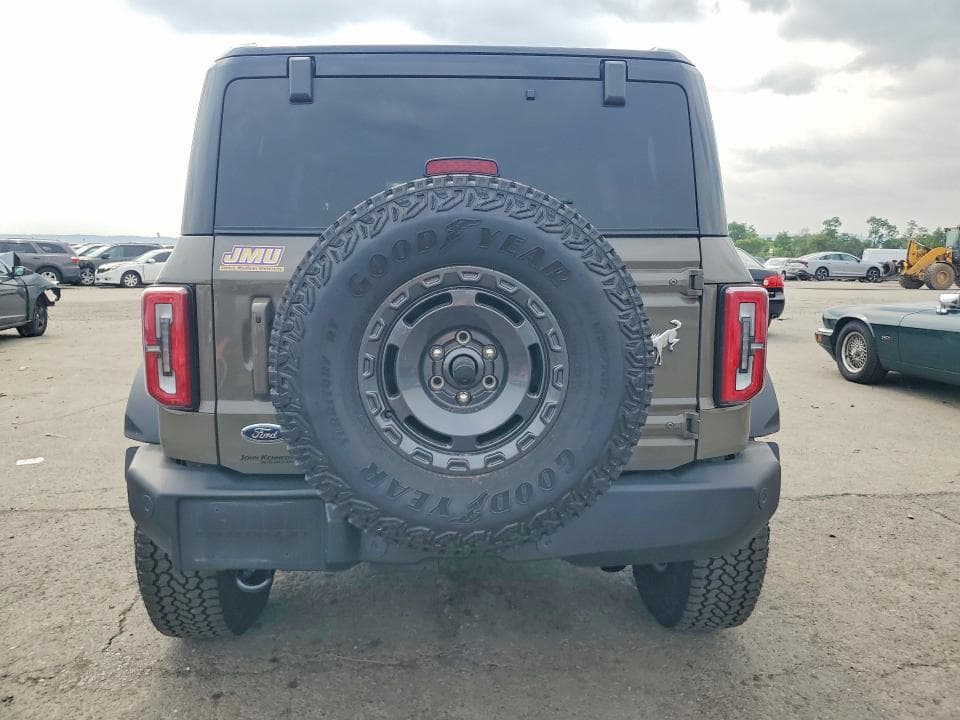 2025 FORD BRONCO OUTER BANKS 6