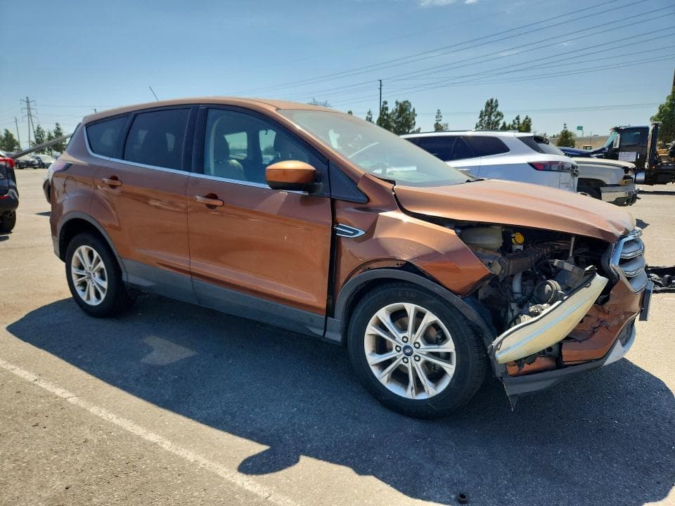 2017 FORD ESCAPE SE 4