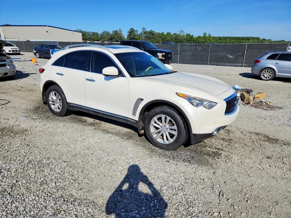 2017 INFINITI QX70 BASE 4