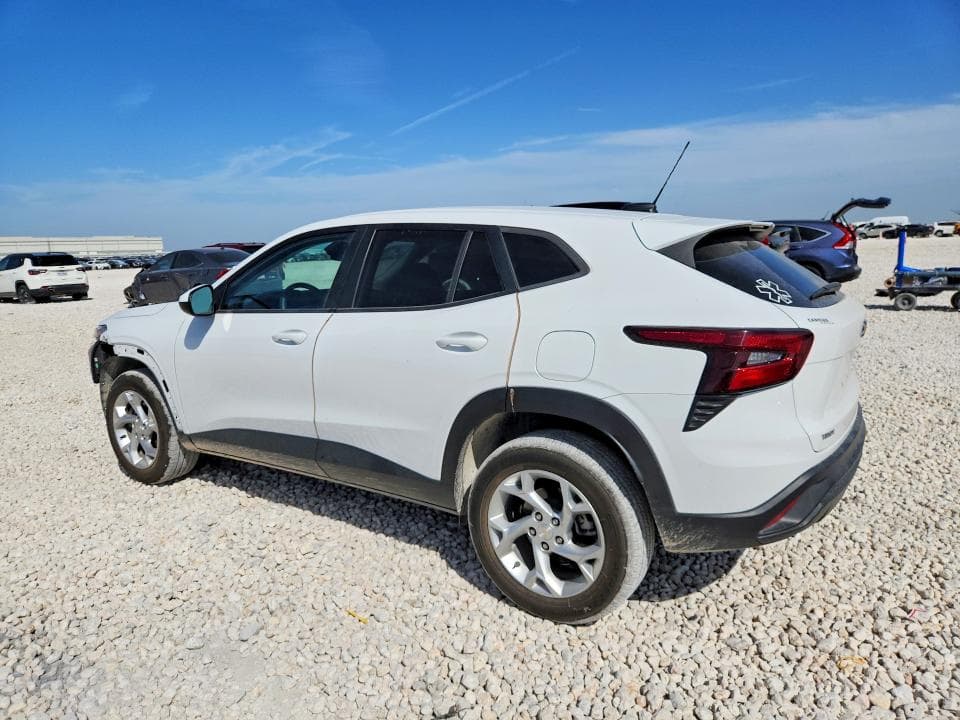 2024 CHEVROLET TRAX LS 2