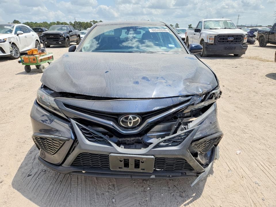 2021 TOYOTA CAMRY SE 5