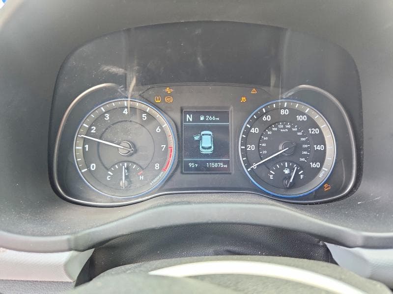 2021 HYUNDAI KONA SE 9