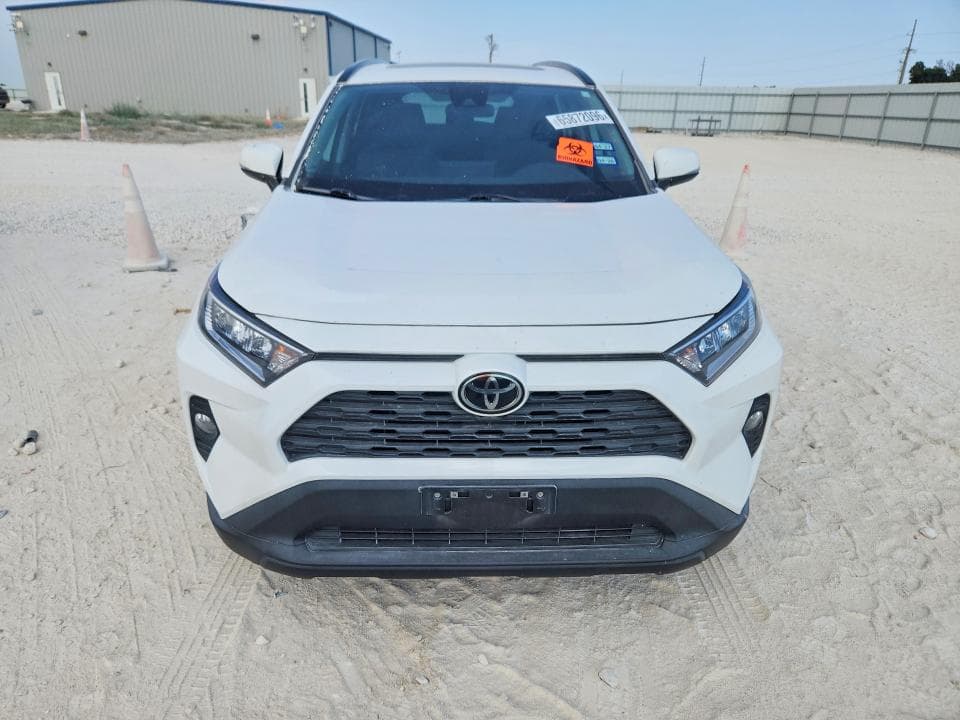 2021 TOYOTA RAV4 XLE 5