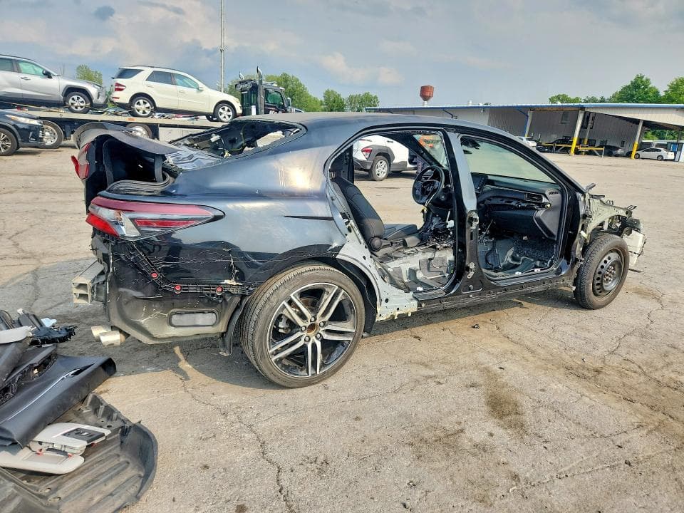 2022 TOYOTA CAMRY SE 3