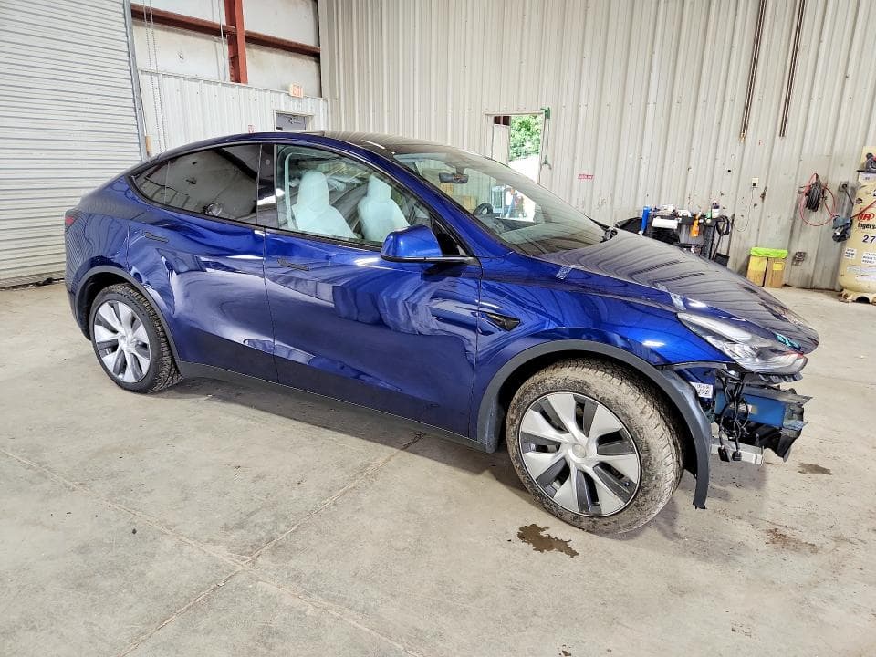2023 TESLA MODEL Y 4