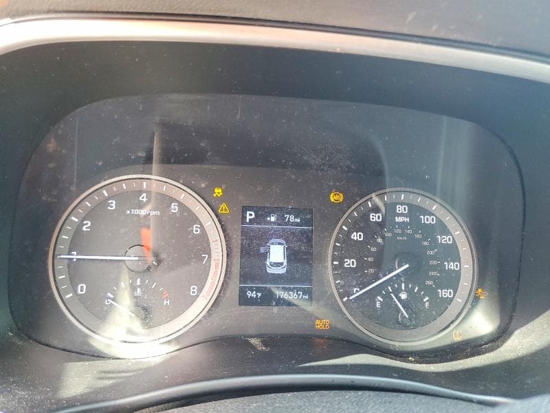 2020 HYUNDAI TUCSON SE 9