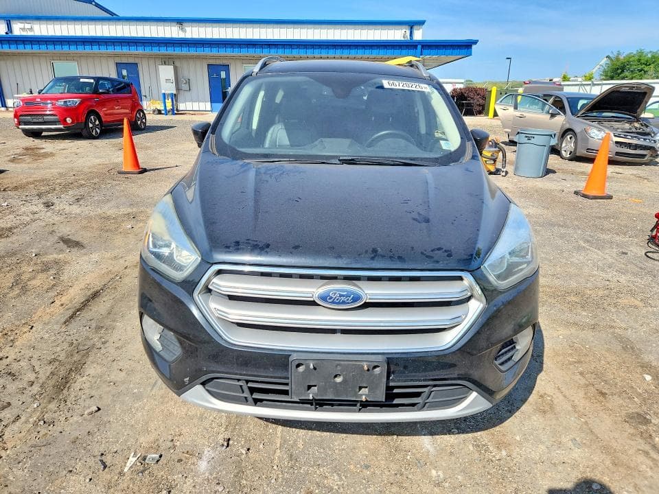2017 FORD ESCAPE TITANIUM 5