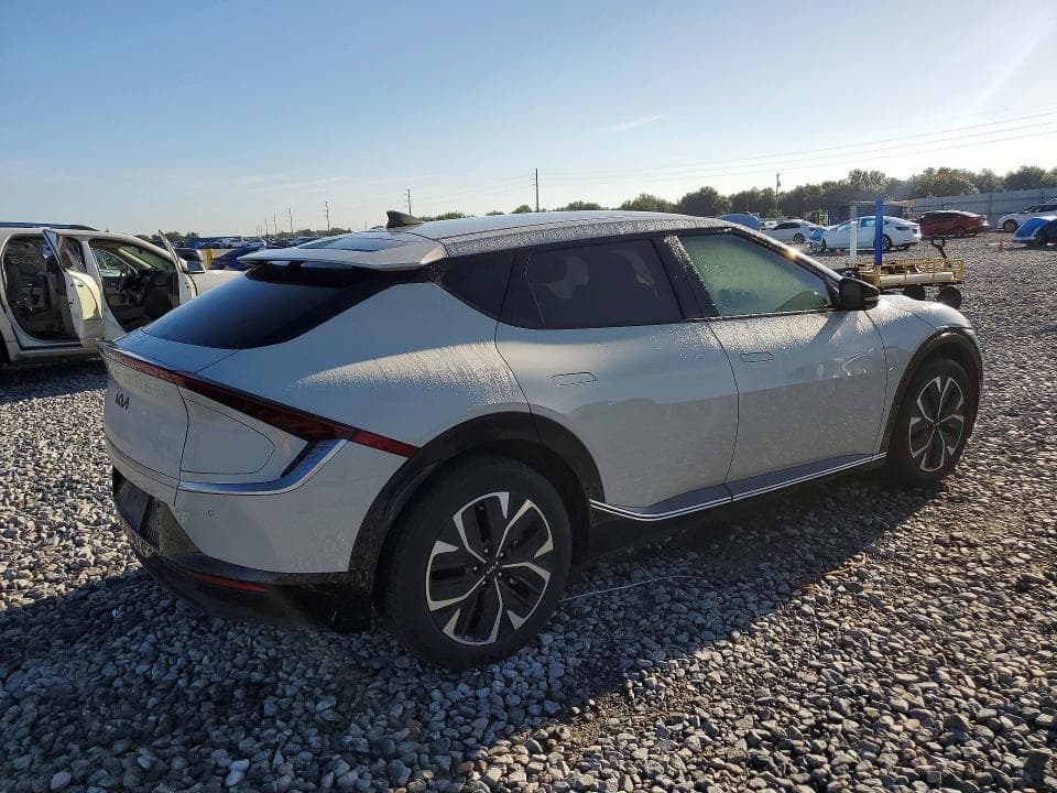 2022 KIA EV6 WIND 3