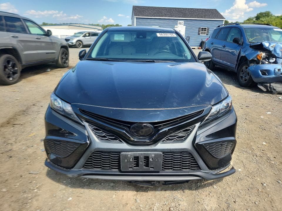 2022 TOYOTA CAMRY SE 5