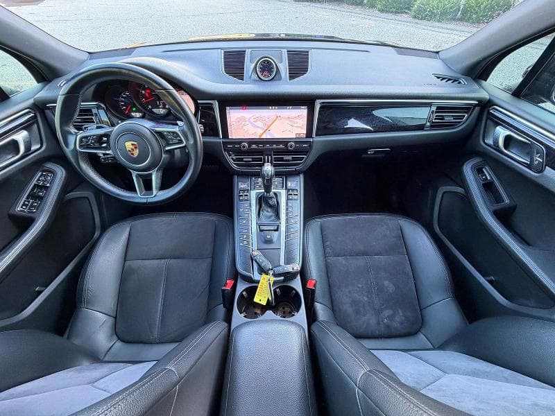 2021 PORSCHE MACAN 9