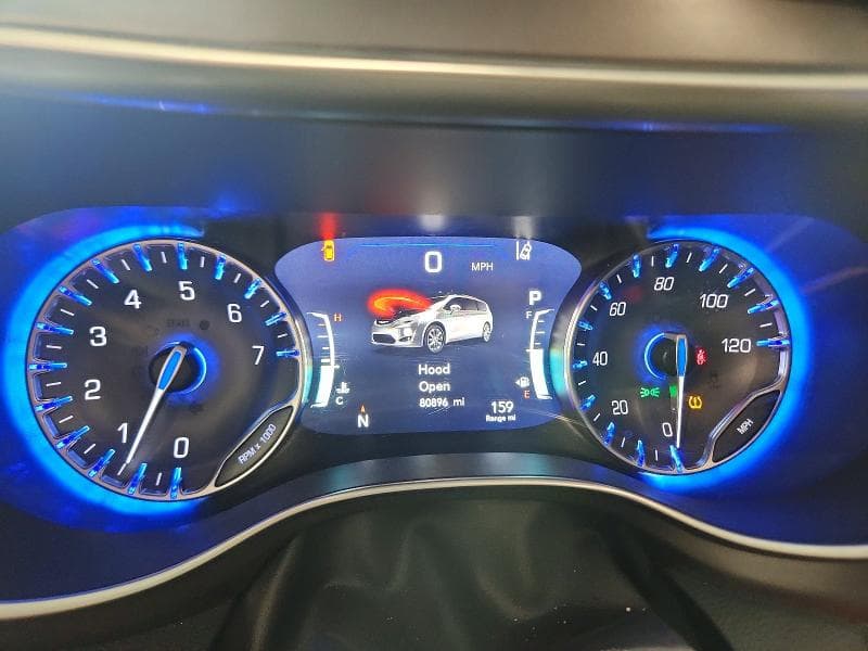 2018 CHRYSLER PACIFICA LIMITED 9