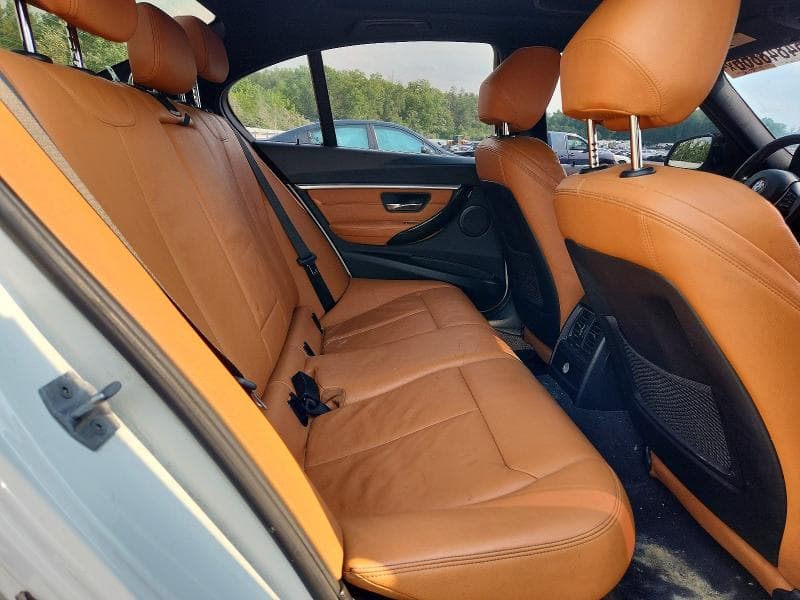 2018 BMW 330 XI 10