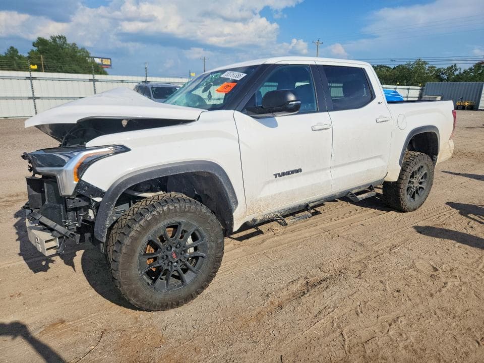 2025 TOYOTA TUNDRA SR5