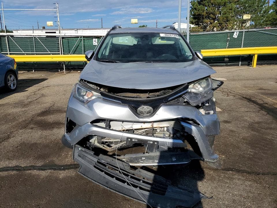 2018 TOYOTA RAV4 XLE 5