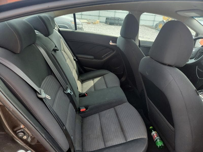 2017 KIA FORTE LX 10