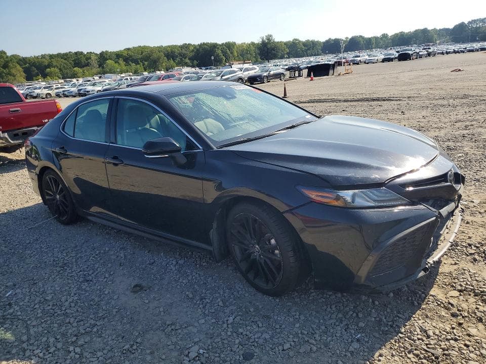 2021 TOYOTA CAMRY XSE 4