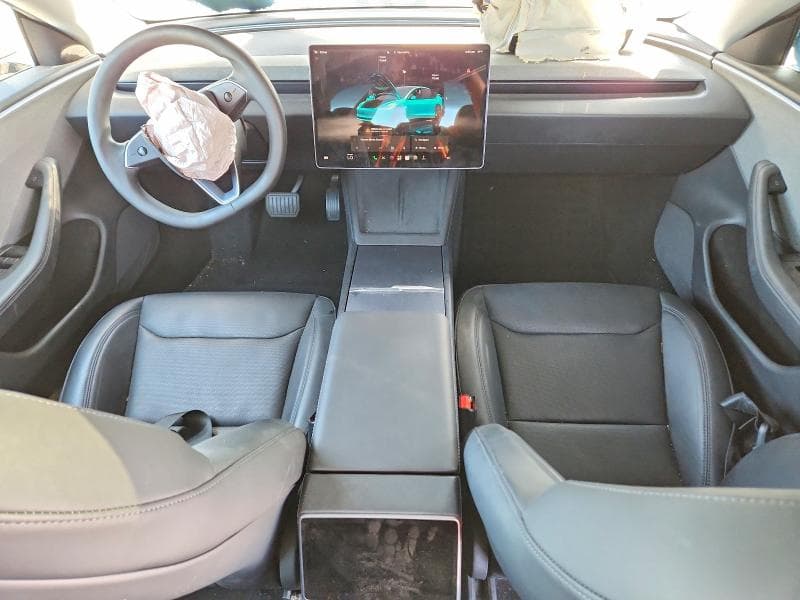 2025 TESLA MODEL 3 8