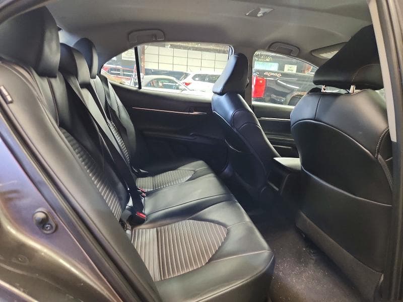2021 TOYOTA CAMRY SE 10